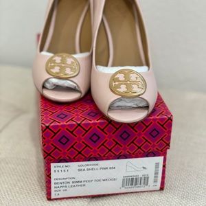 Tory Burch size 7.5M BENTON 85MM PEEP TOE WEDGE
